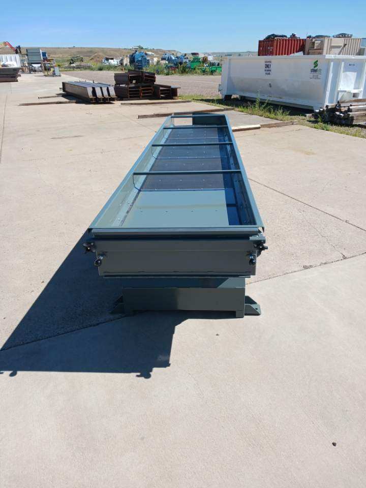 Low Profile Vibratory Screener
